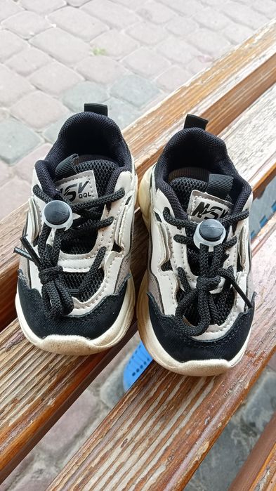 Кросівки на хлопчика 25р