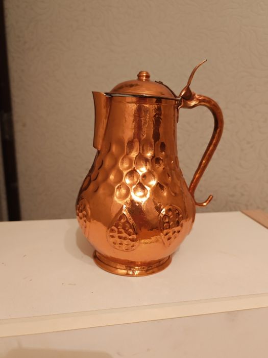 Miedziany dzbanek Albania