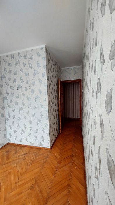 Продам 3-кімнатну квартиру. Вул.Київська,15.