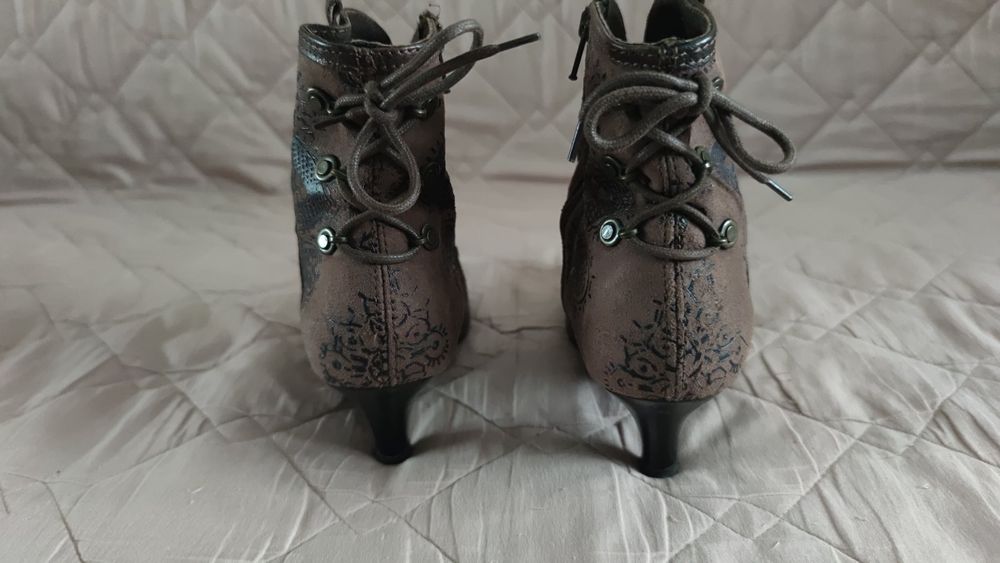 Чоботи демісезонні шкіряні, 39 розмір