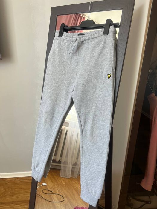 Сірі спортивні штани Lyle & Scott