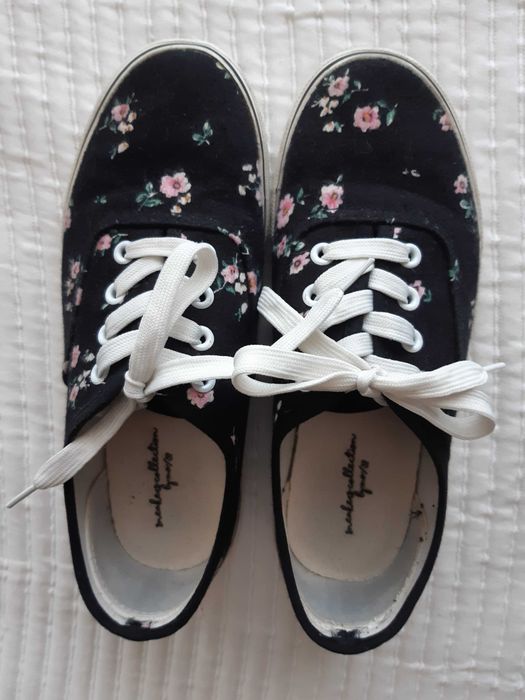 Sapatilhas flores tamanho 37