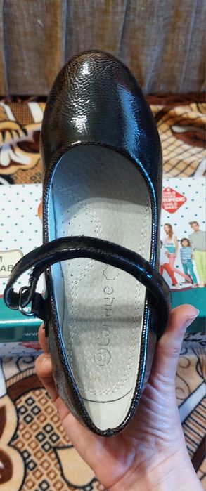 Чорні шкільні туфлі на дівчинку 31 р.