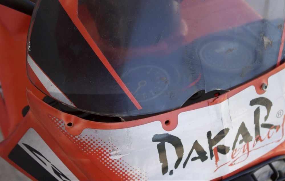 Mota a Bateria Infantil + Capacete e Carregador