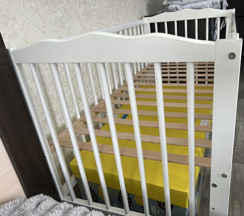 Дитяче ліжечко б/у