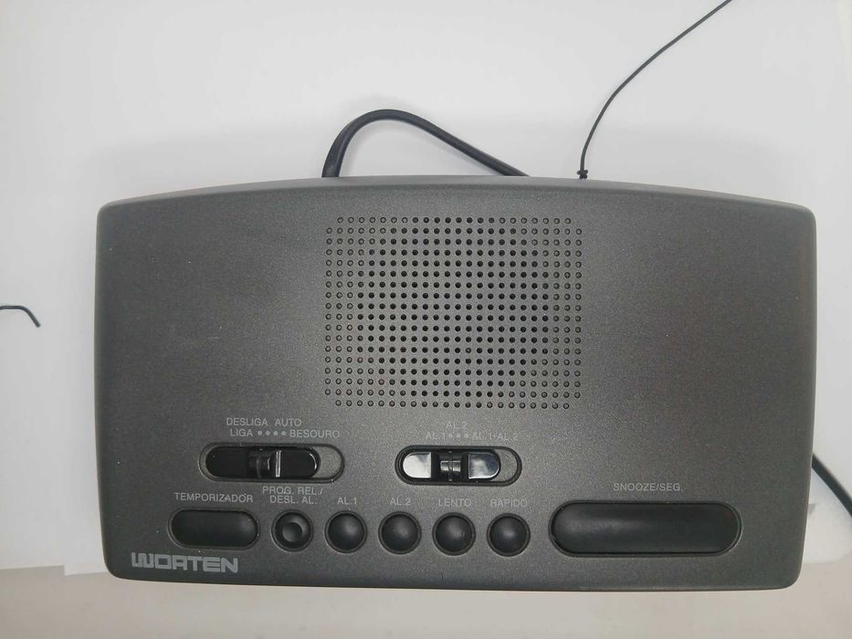 Rádio-relógio / rádio-despertador AM/FM - 7€