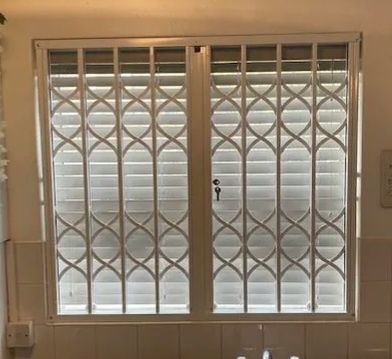 Fechadura Para Grade Lagarta (interna) 15€ a unidade (4 disponíveis)