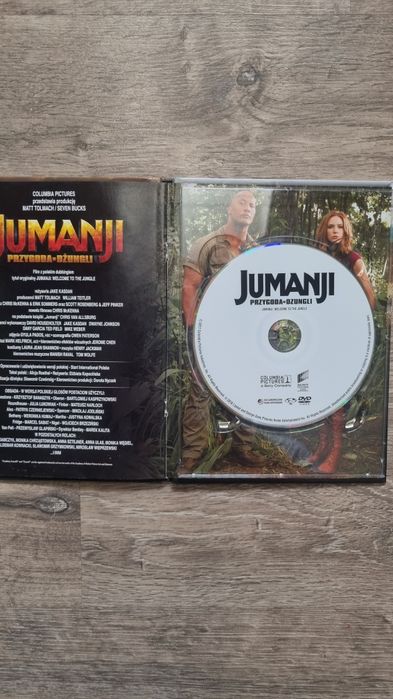 Film DVD z książką "Jumanji Przygoda w dżungli"