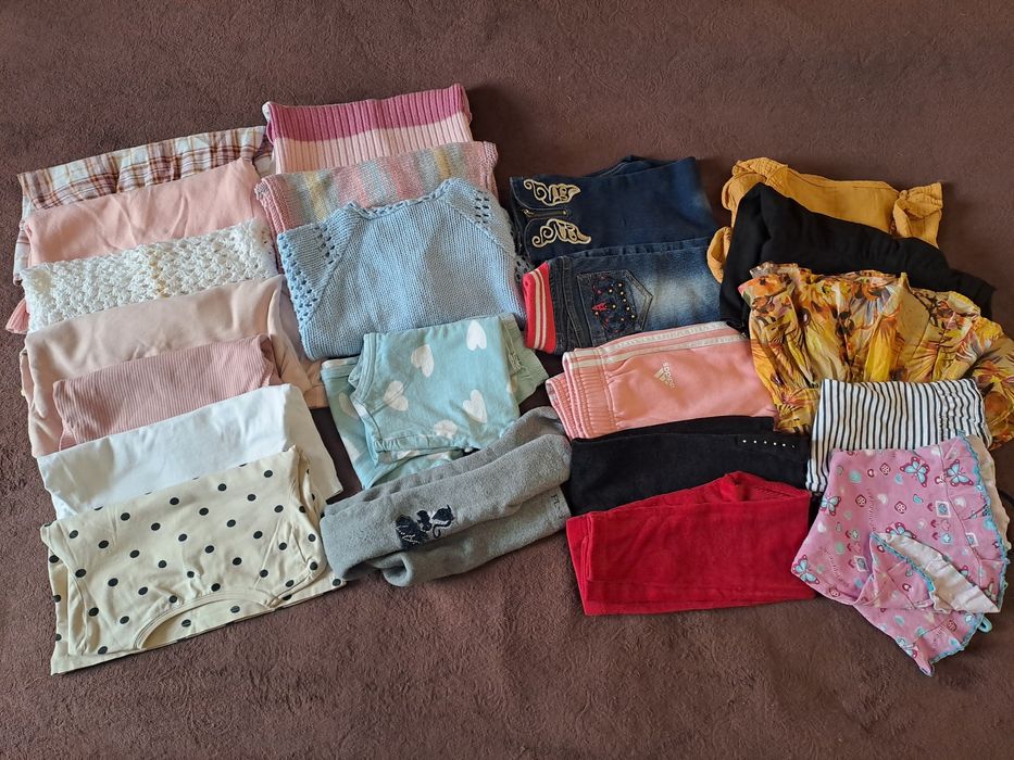 Пакет одягу для дівчинки віком 3-4 роки