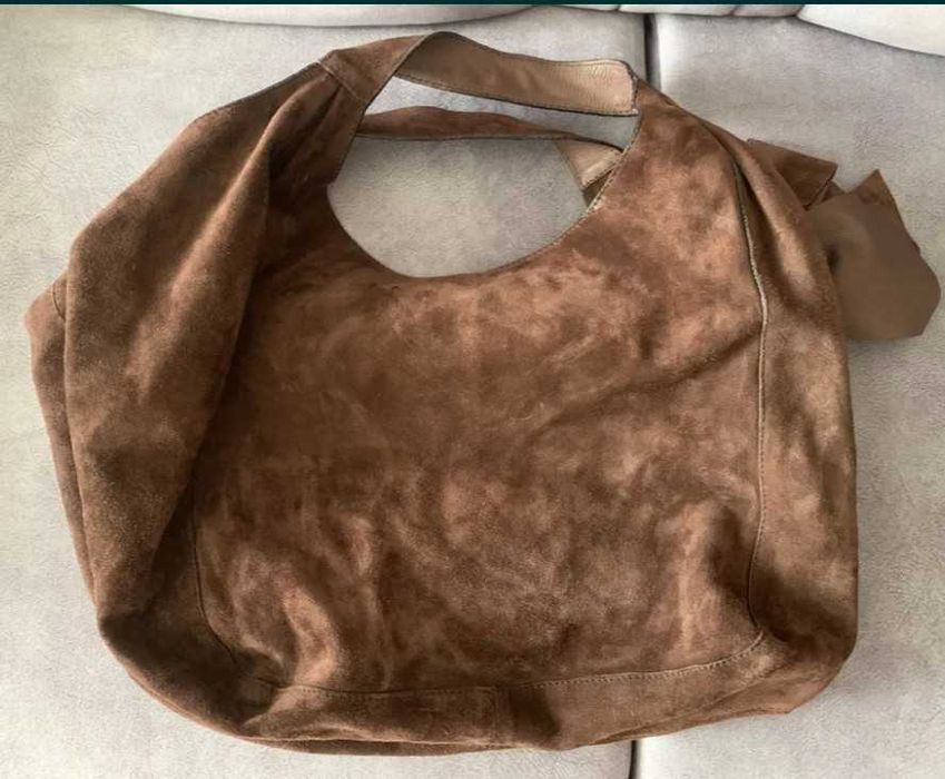 Замшевая сумка Valentino Garavani. Франция