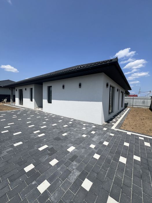 Продаж американки в Сторожниці (Чарда)