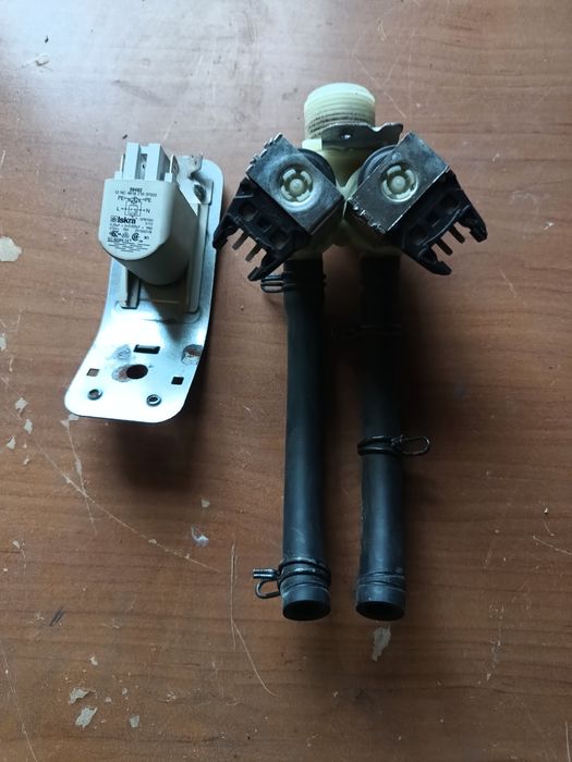 Детали и шланг к стиральной машине Whirlpool AWE 6415/1