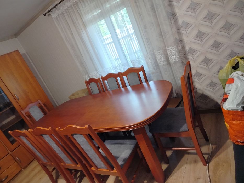 Stól do salonu 8 krzeseł