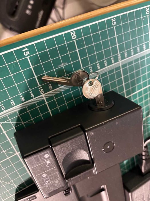 Doca Thinkpad Ultra Dock 40AH + Carregador 135Watts e Chaves