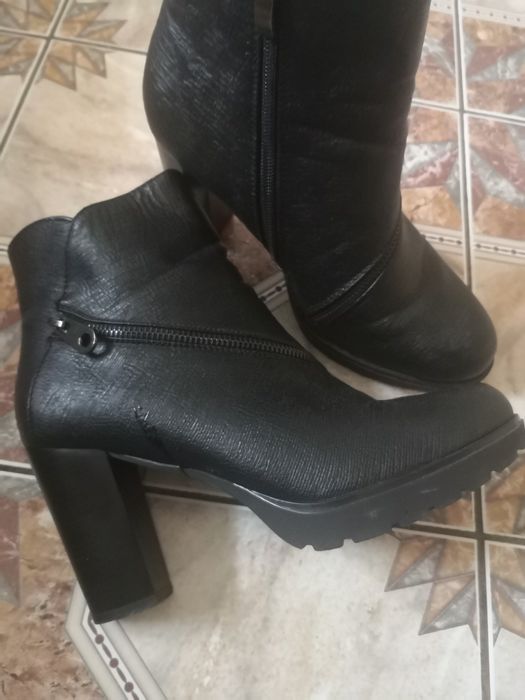 Buty na obcasie czarne