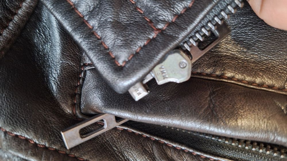 Кожаная куртка HIDEPARK. M.