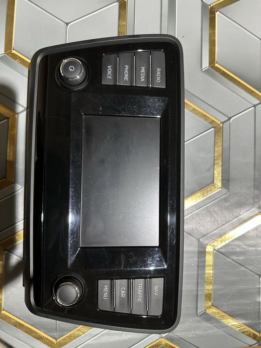 Штатное головное устройство, магнитола