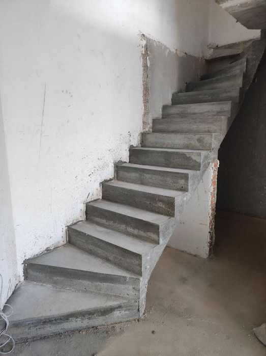 Сходи бетонні монолітні НЕДОРОГО Лестница ступеньки бетонные ФАСТОВ