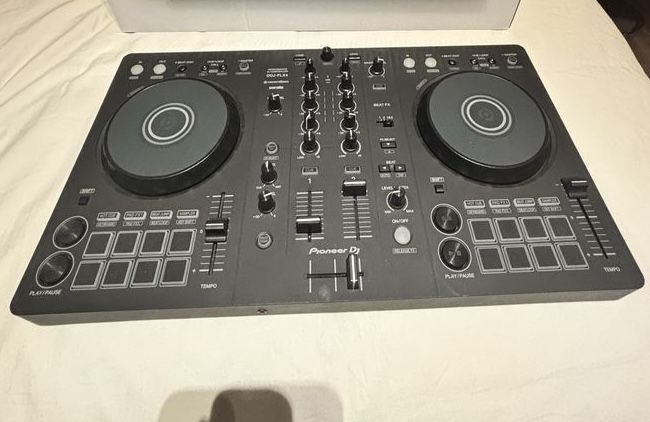 Pioneer DJ DDJ-FLX4 – Controladora DJ de 2 Canais DDJ