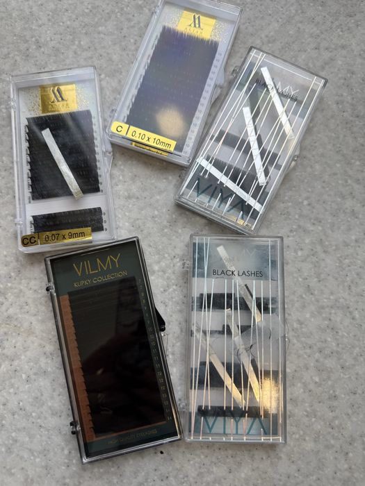 Продам ресницы целым лотом