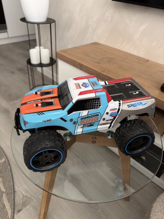 Samochód RC Horizon King 4x4 – jak nowy, duży model terenowy