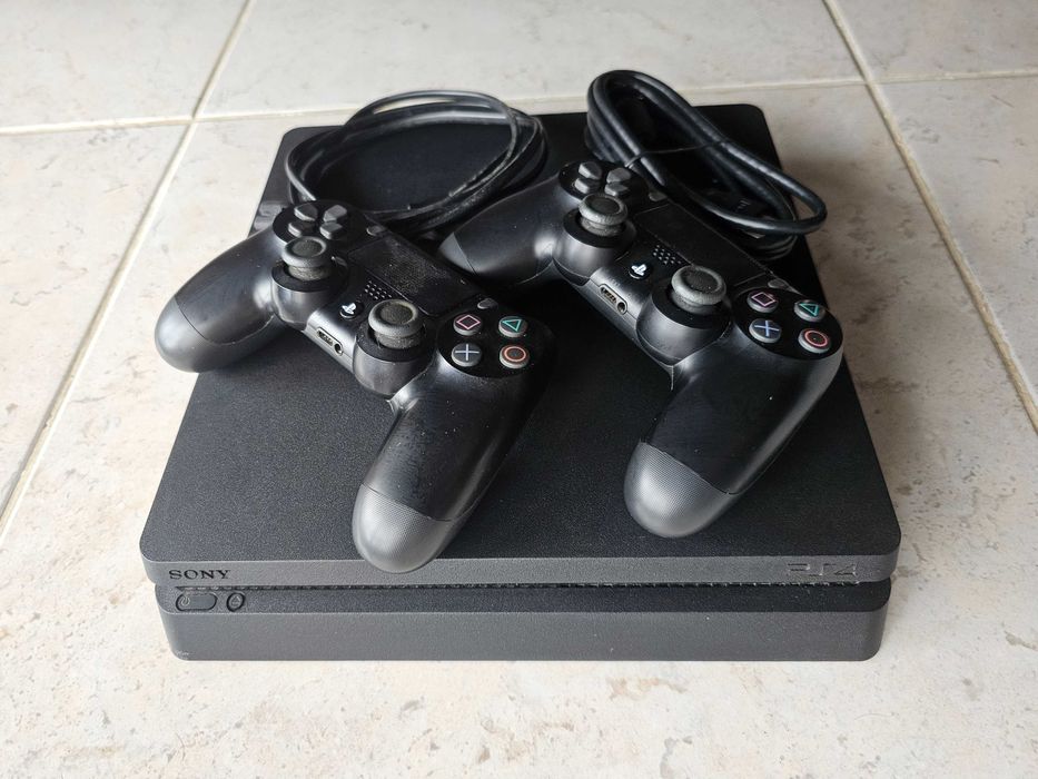 PS4 Slim 500GB + 2 Comandos + 6 Jogos