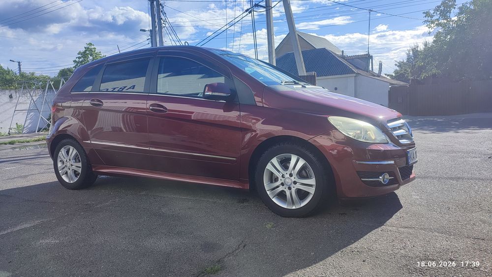 Продається mercedes  B180