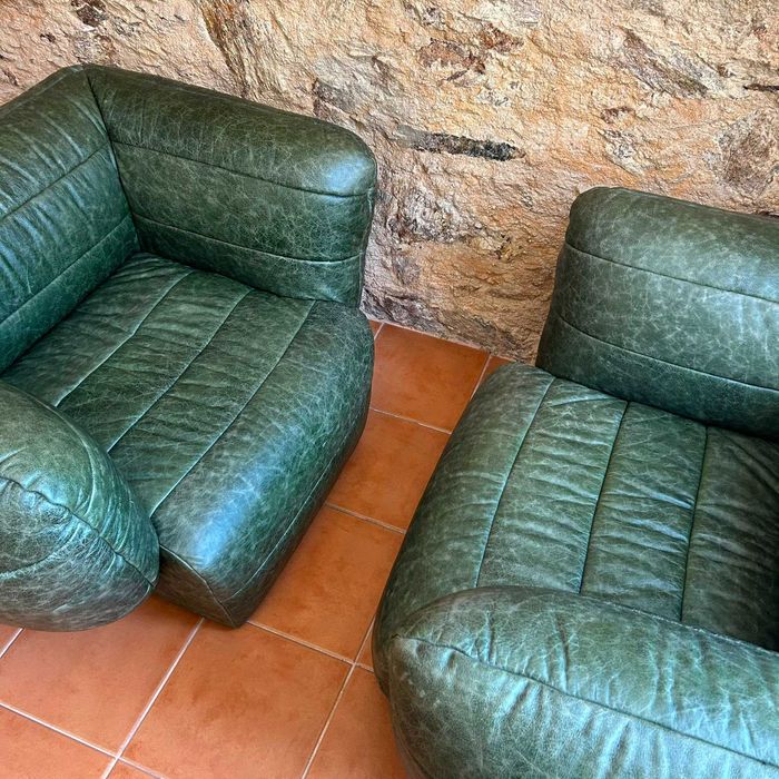 poltrona vintage monumental robusta em pele com design italiano