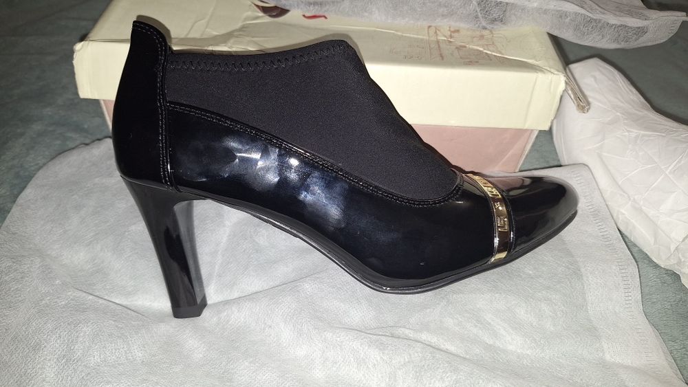 Nowe damskie czarne buty na obcasie 36 24cm botki