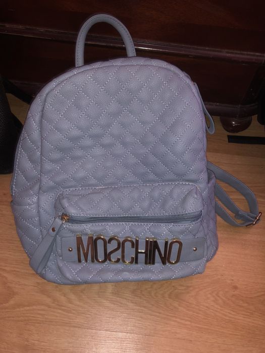 Mochilas novas uma preta outra azul as duas por 20€