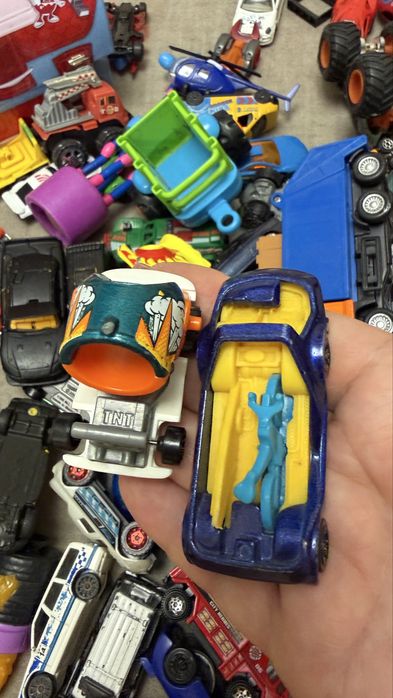 машинки  Hot Wheels