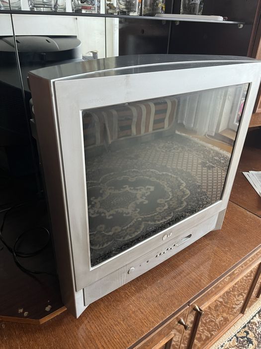 Телевізор LG rt 21fb35m