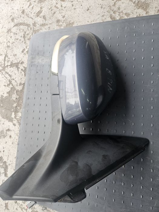 Lusterko  Ford Mondeo MK4 lift 8 Pin kolor SA