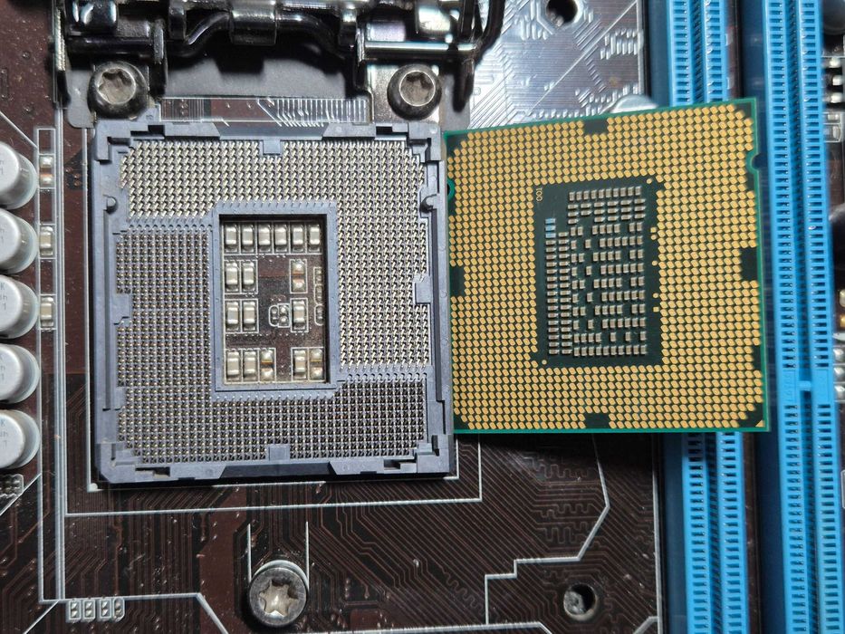 s1155 сет Intel Core i7-2600 3.8GHz +плата mATX ASUS H61. TRADE-IN