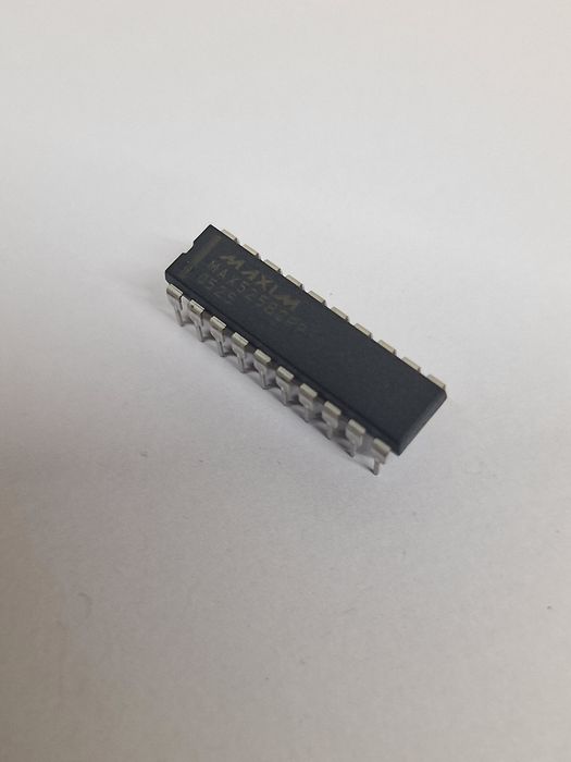 #938   MAX525BCPP  / MAX525 BCPP