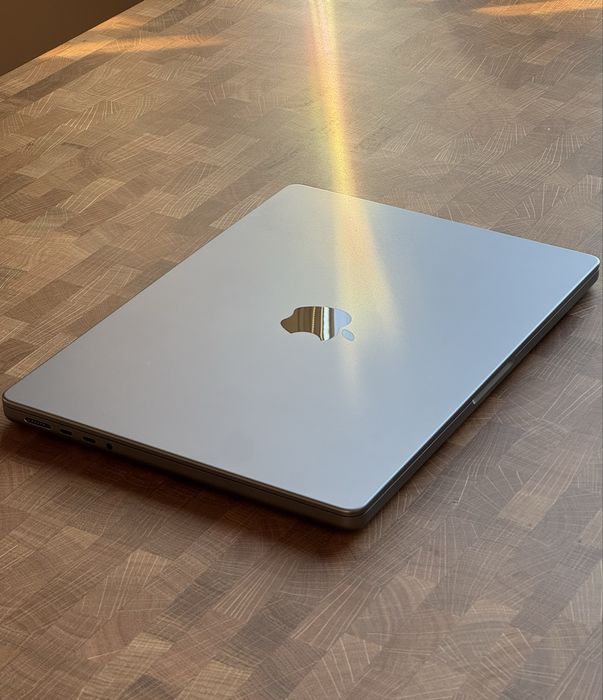 MacBook Pro 2021 14” | M1 Pro | 16 GB RAM | 512 SSD | Kond. Bat. 87%