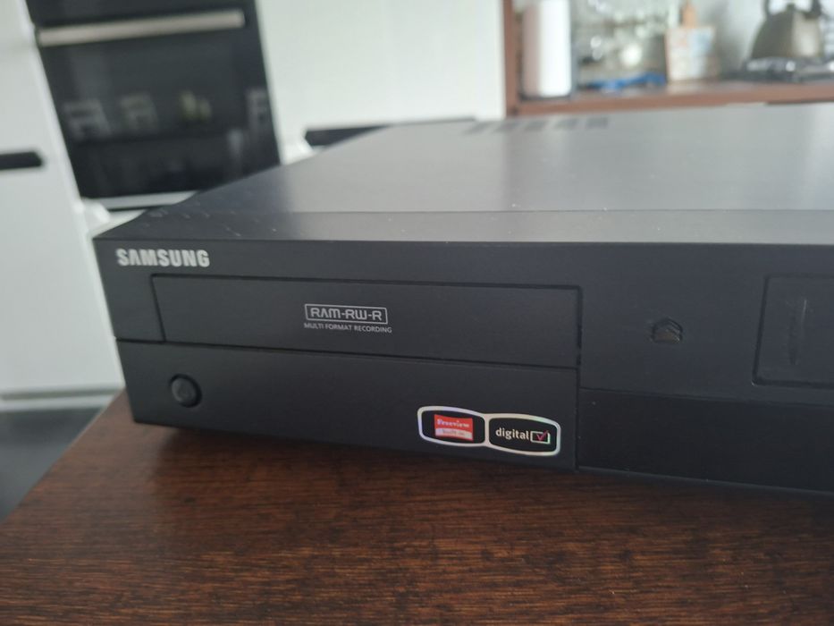Nagrywarka przegrywarka  DVD recorder & VCR Samsung DVD-VR470M