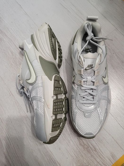 Кроссовки NIKE V2K RUN нові original