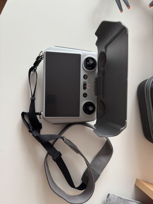 Dron DJI Mini 3 RC + kontroler + DJI Care Refresh 1 rok