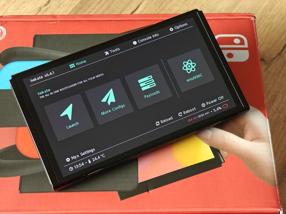 NOWA Nintendo Switch OLED przerobiona CFW PICOFLY + karta 256gb ZESTAW