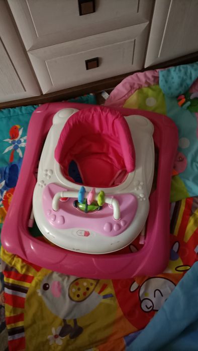 Продам ходунки для девочек. Bambi.