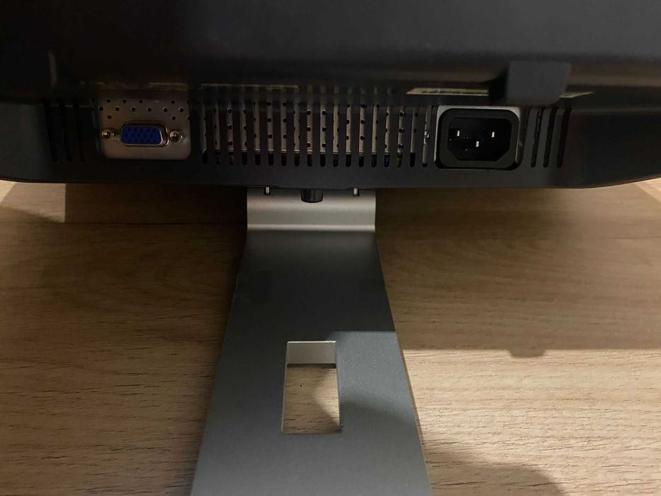 Monitor Dell com pouco uso64552458862081123