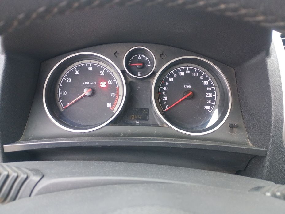 Автомобиль Opel Zafira