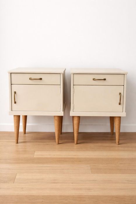 Mesinhas de Cabeceira Mid-Century dos anos 60 – Restauradas