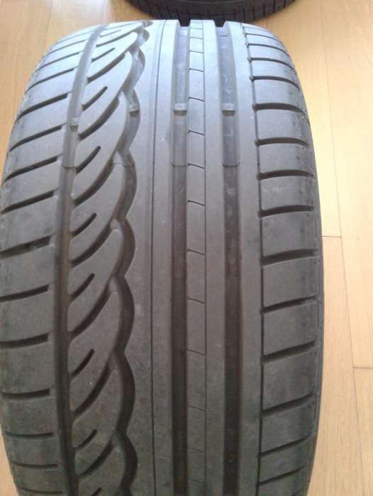 Pneu Dunlop SP Sport 01 245/40 R17/manete tampa válvulas pneu Mercedes