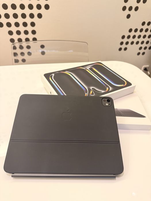 Ipad Pro 13’ M4 + Magic Keyboard Apple