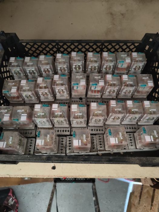 Przekaźnik relpol 220VDC podstawki komplety