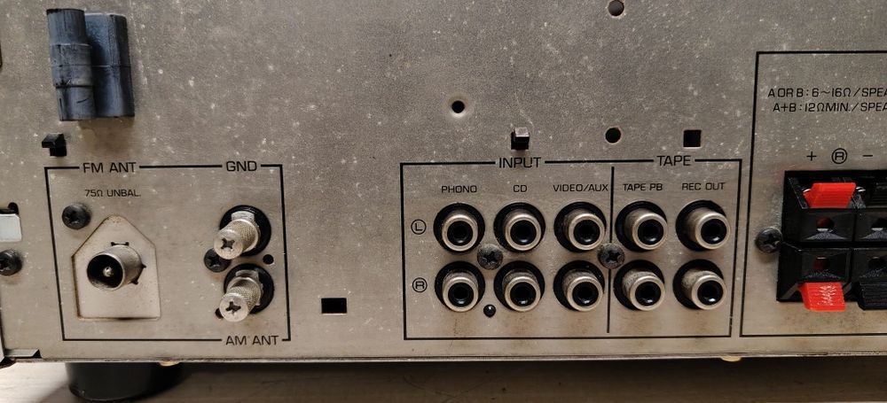 Amplituner Yamaha R-3. Stereo