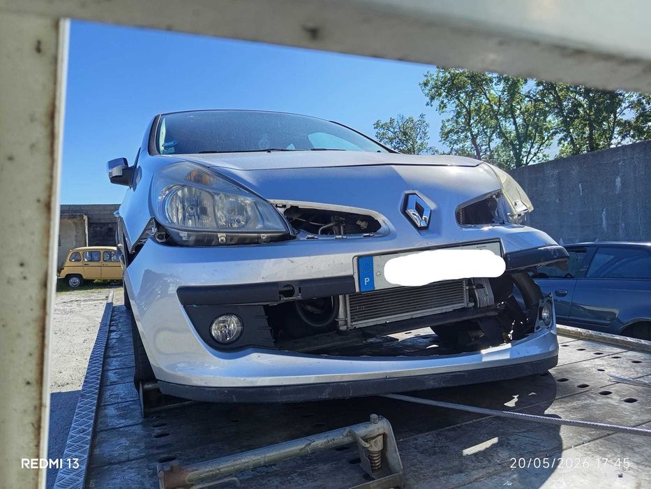 Para peças Renault Clio III 1.2 16V ano 2007
