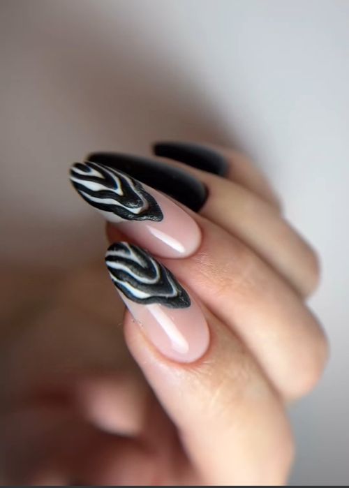 Манікюр та педикюр